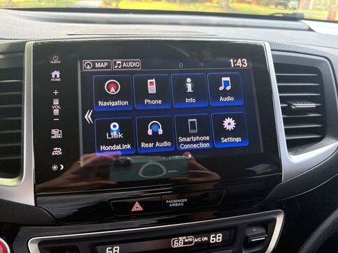 Used 2017 Honda Pilot Touring image 24