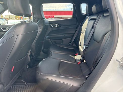 Used 2025 Jeep Compass Trailhawk image 24