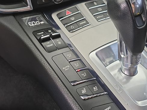 Used 2012 Porsche Panamera 4 image 19