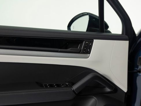 New 2026 Porsche Cayenne AWD/4WD image 19