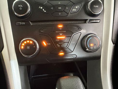 Used 2016 Ford Fusion SE FWD image 24