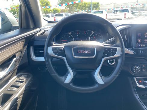 Used 2024 GMC Terrain SLE image 4
