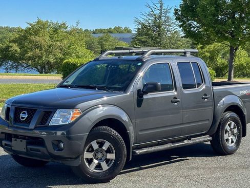 Used 2011 Nissan Frontier PRO-4X w/ Pro-4x Luxury Pkg AWD/4WD image 3