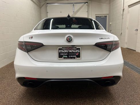 Used 2024 Alfa Romeo Giulia Veloce AWD/4WD image 3