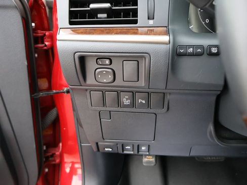 Used 2015 Lexus ES 350 w/ Luxury Package FWD image 29