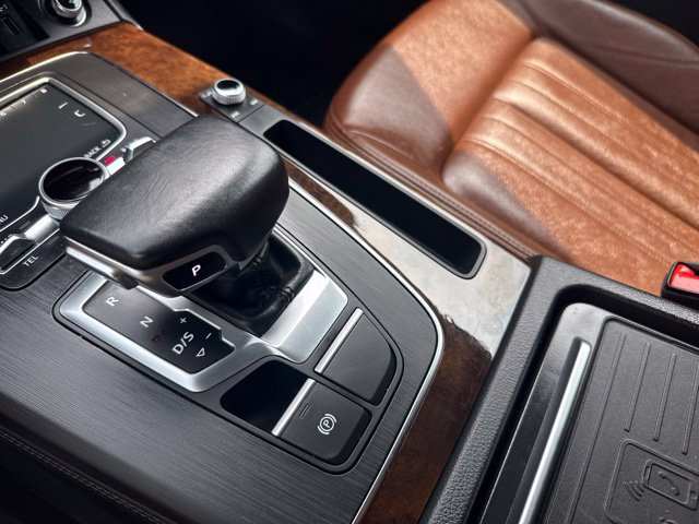 Used 2019 Audi Q5 Prestige w/ Premium Plus Package AWD/4WD image 35