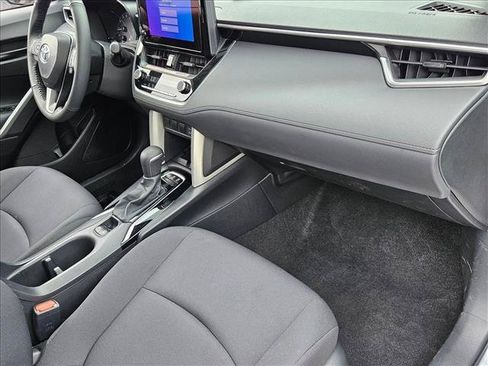 Used 2024 Toyota Corolla Cross LE w/ Moonroof Package FWD image 20