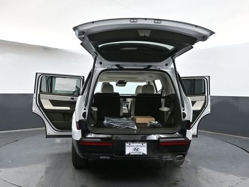 Used 2025 Hyundai Santa Fe Calligraphy FWD image 38