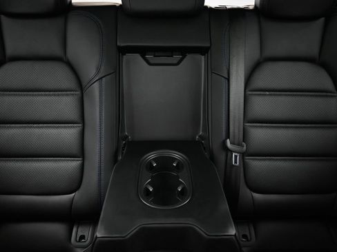 Certified 2022 Porsche Macan S AWD/4WD image 20
