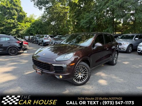 Used 2017 Porsche Cayenne AWD/4WD image 1