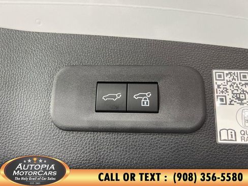 Used 2025 Toyota Crown Signia Limited image 19