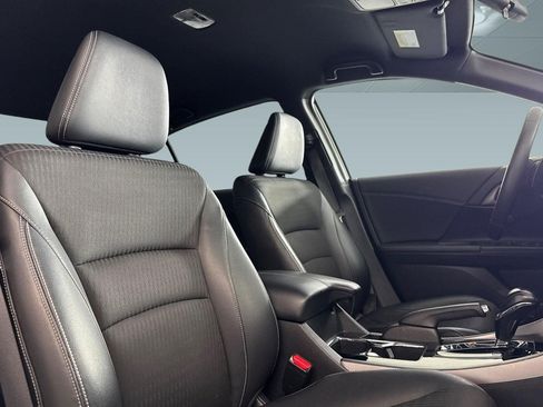 Used 2017 Honda Accord Sport image 20