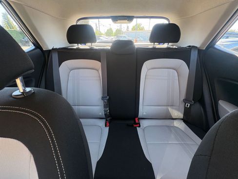 Used 2025 Hyundai Venue SEL FWD image 38