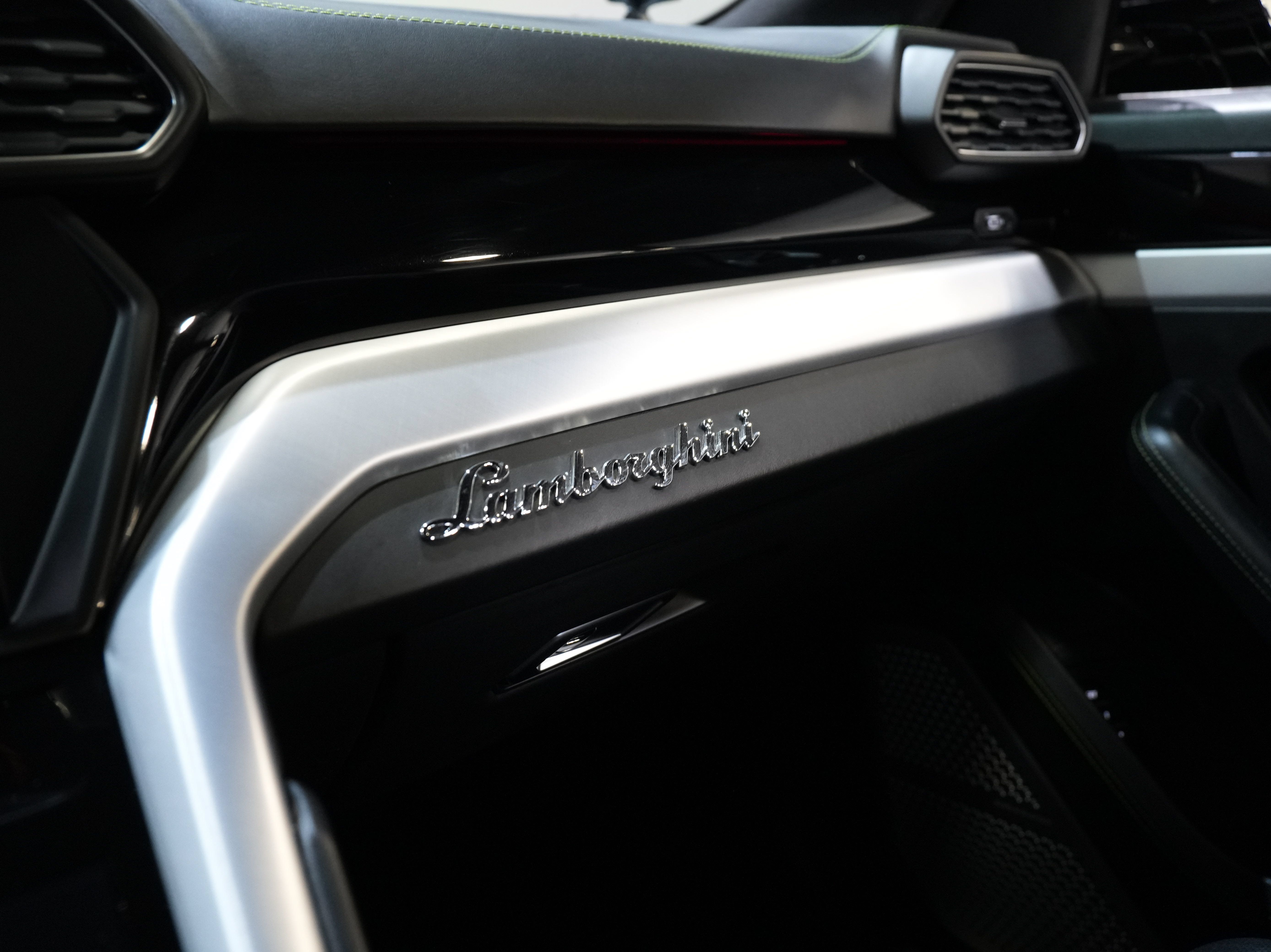 Used 2019 Lamborghini Urus AWD/4WD image 49