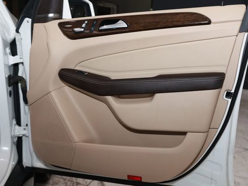 Used 2018 Mercedes-Benz GLE 350 w/ Premium 1 Package image 18