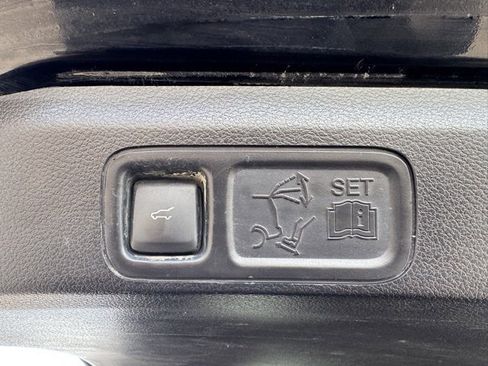 Used 2018 Ford Expedition XLT w/ Equipment Group 202A image 34