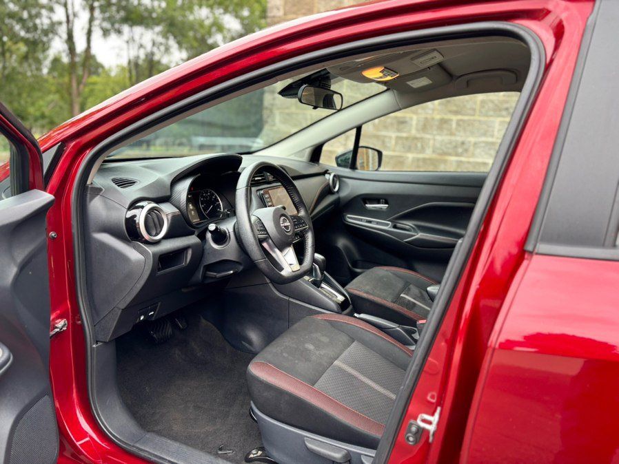 Used 2024 Nissan Versa SR FWD image 28