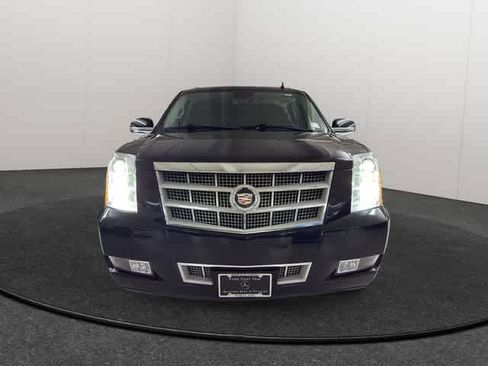 Used 2014 Cadillac Escalade ESV Platinum image 2