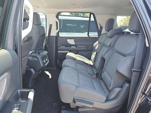 Used 2025 Ford Expedition Max Active AWD/4WD image 8