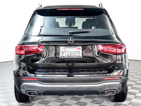 Certified 2025 Mercedes-Benz GLB 250 image 11