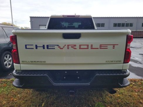 Used 2023 Chevrolet Silverado 2500 Custom w/ Custom Convenience Package image 6