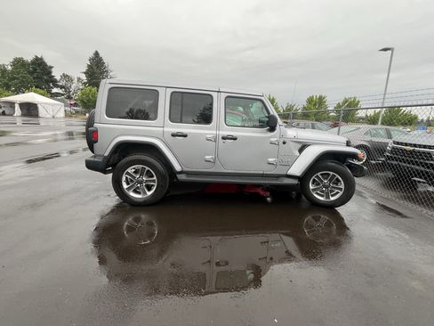 Used 2021 Jeep Wrangler Unlimited Sahara w/ Uconnect 4C Nav & Sound Group AWD/4WD image 6