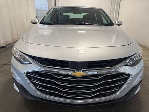 Used 2022 Chevrolet Malibu Premier FWD image 2
