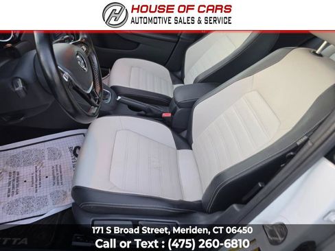 Used 2016 Volkswagen Jetta Sport FWD image 18