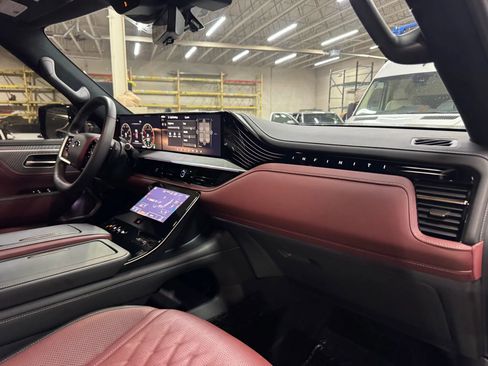 Used 2025 INFINITI QX80 Autograph w/ Premium Cargo Package image 30