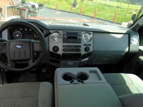Used 2012 Ford F350 XLT w/ Camper Pkg image 11