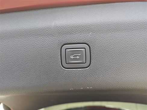 Used 2024 Buick Enclave Premium image 13