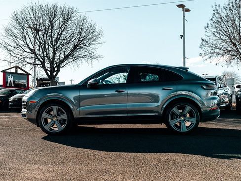 Used 2024 Porsche Cayenne Coupe image 4