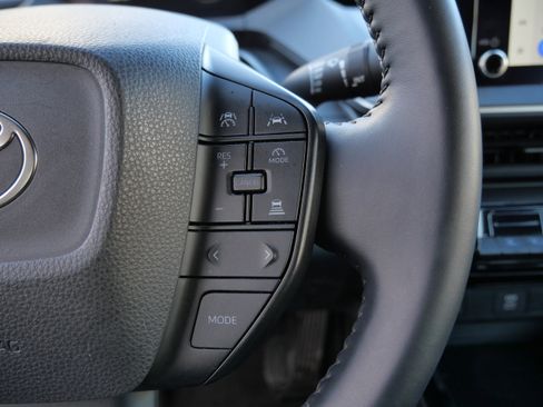 Certified 2025 Toyota Prius LE image 29