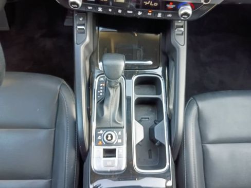 Used 2025 Kia Telluride S AWD/4WD image 3