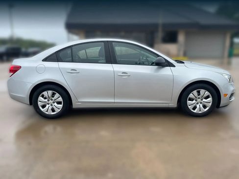 Used 2016 Chevrolet Cruze LS FWD image 8