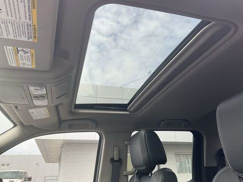 Certified 2024 Nissan Frontier SL w/ Technology Package RWD image 28