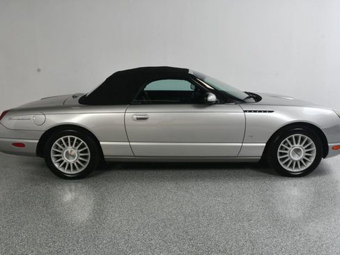 Used 2004 Ford Thunderbird RWD image 9