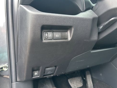 Used 2025 Toyota RAV4 XLE image 18