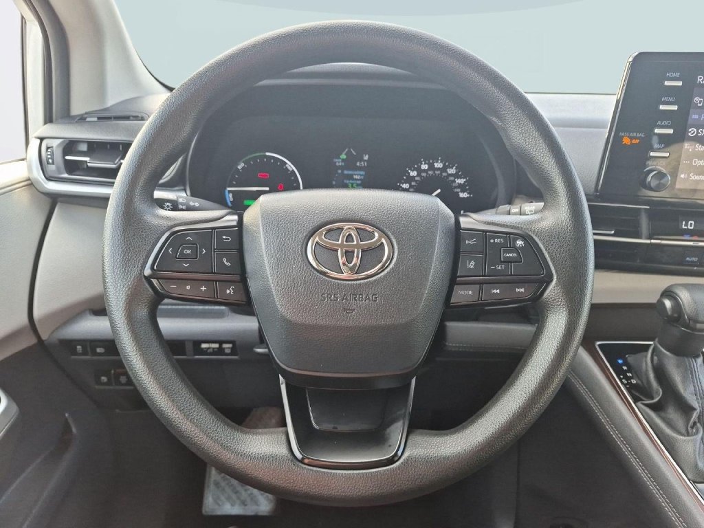 Used 2024 Toyota Sienna LE AWD/4WD image 14
