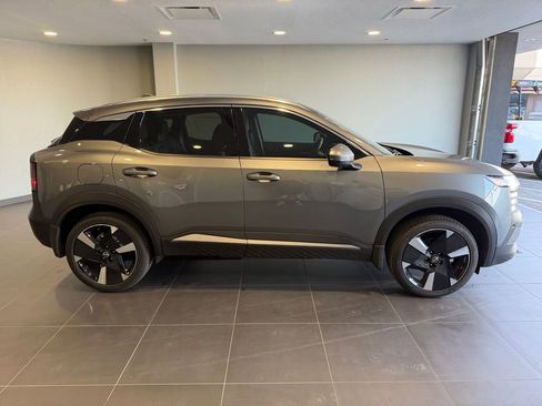 Used 2025 Nissan Kicks SR image 6