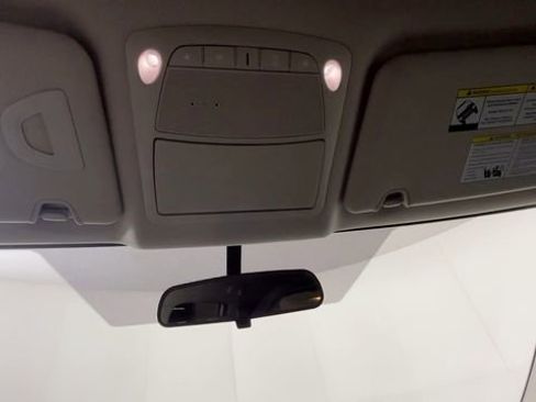 Used 2020 Nissan Rogue S FWD image 33