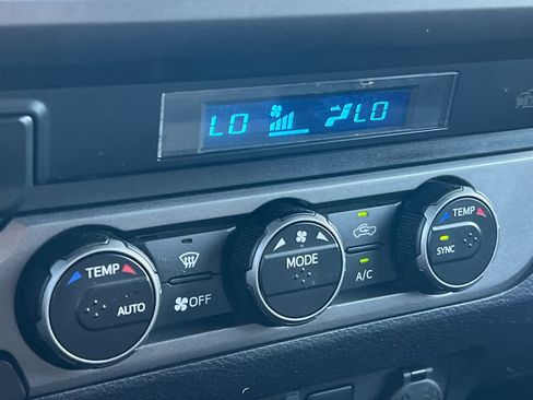 Used 2021 Toyota Tacoma TRD Off-Road image 20