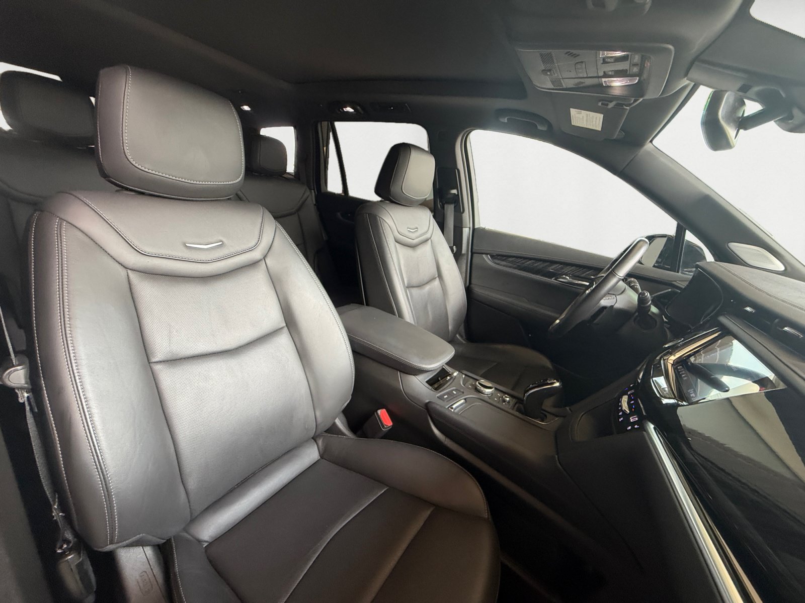 Used 2025 Cadillac XT6 Premium Luxury FWD image 15