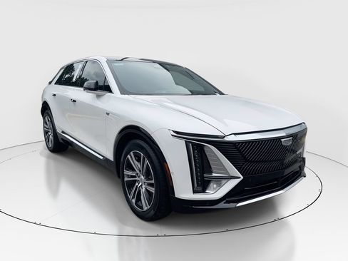 Used 2025 Cadillac Lyriq Luxury RWD image 1