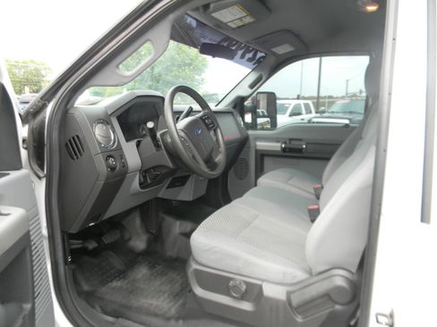 Used 2016 Ford F250 XLT w/ Advanced Security Group image 5