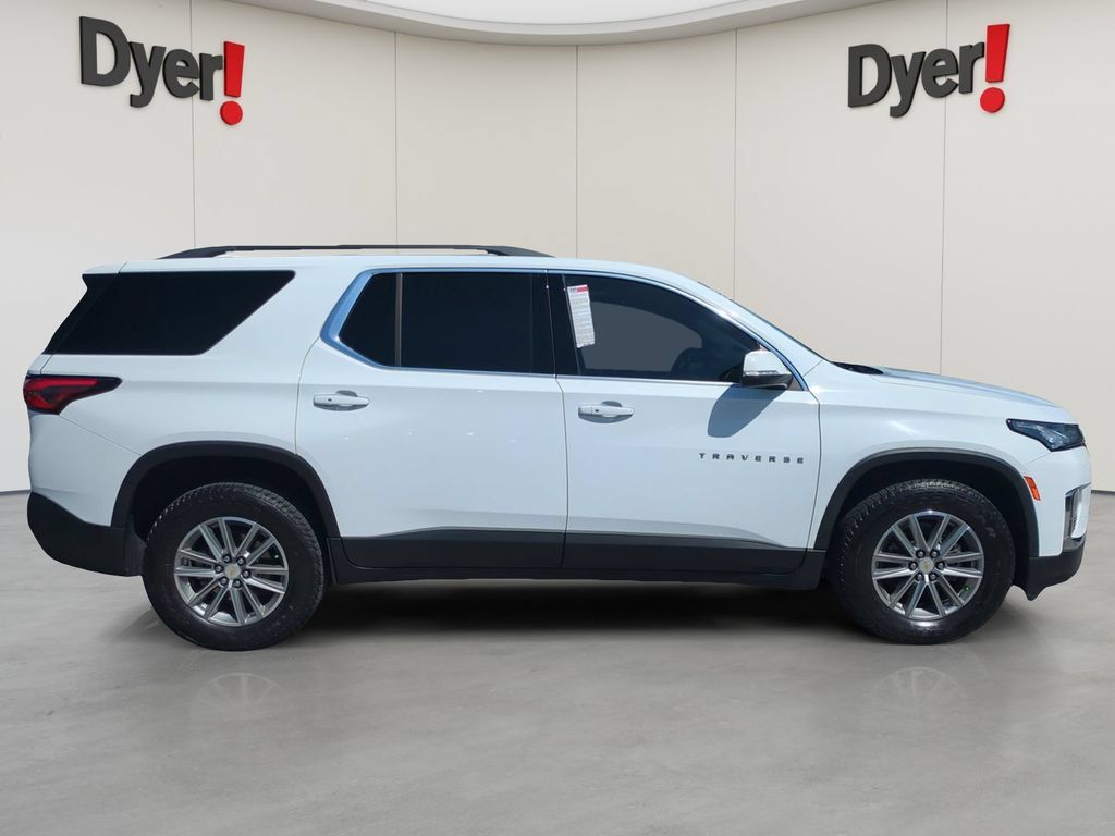 Used 2023 Chevrolet Traverse LT FWD image 2
