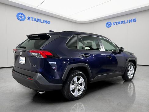 Used 2019 Toyota RAV4 XLE w/ Convenience Package FWD image 9
