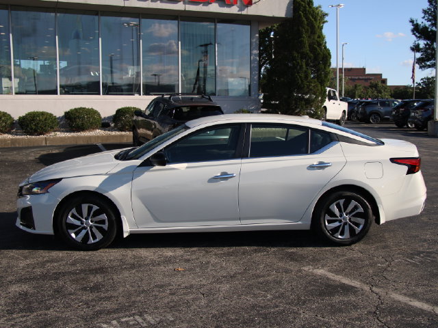 Certified 2025 Nissan Altima 2.5 S FWD image 2