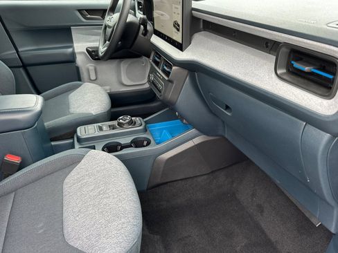 Certified 2025 Ford Maverick XLT FWD image 18