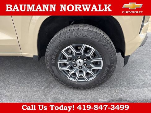 Used 2024 Chevrolet Colorado Z71 w/ Z71 Convenience Package 2 AWD/4WD image 20
